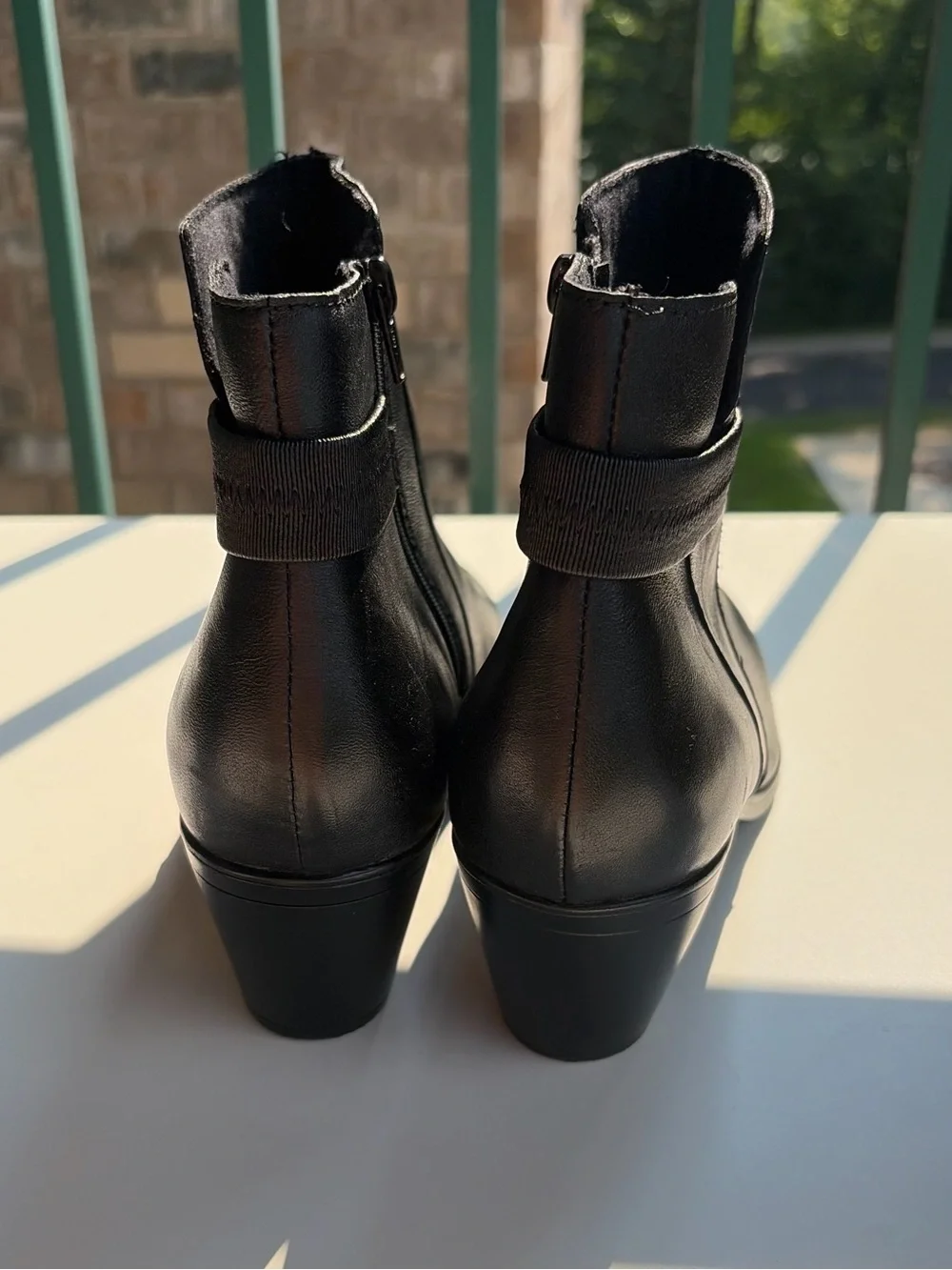 ✨🖤 Clarks Collection Black Leather Ankle Booties Low Block Heel Side 9 Zip Chic